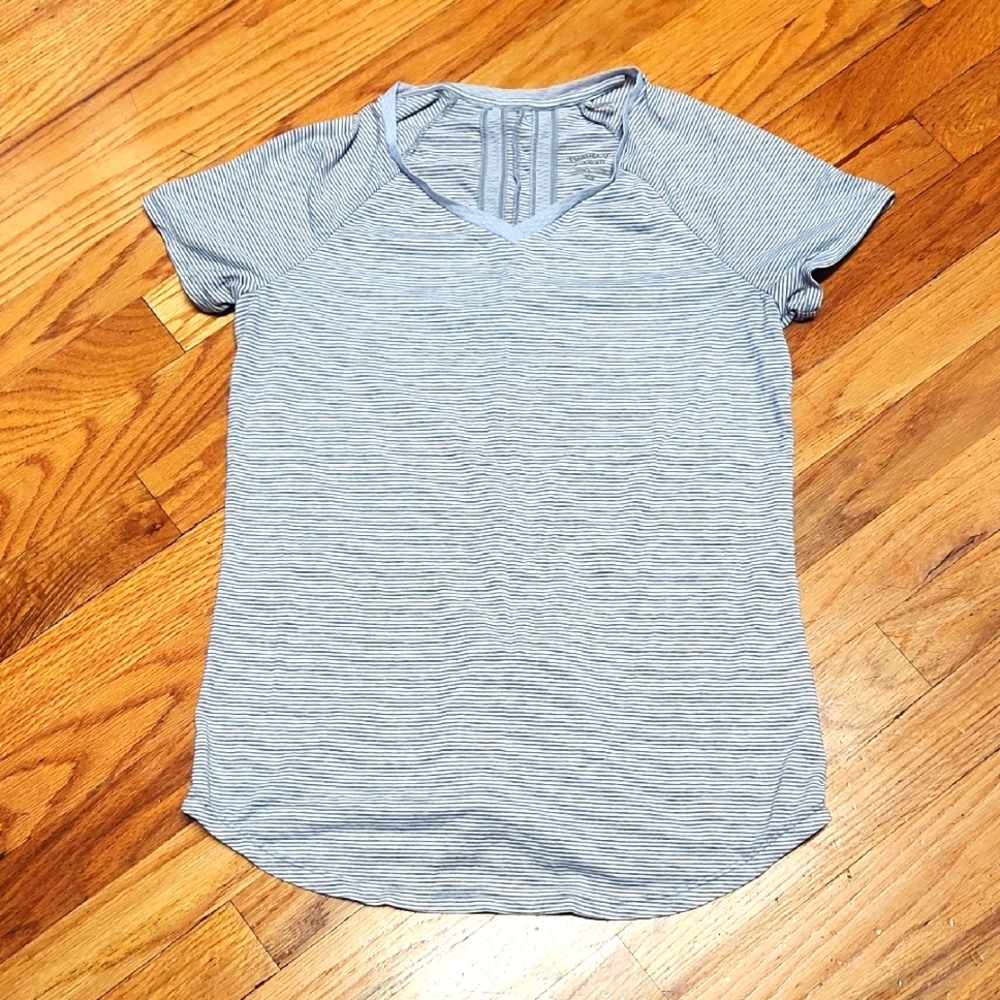 Women's Striped Gray Workout Top XS, EUC